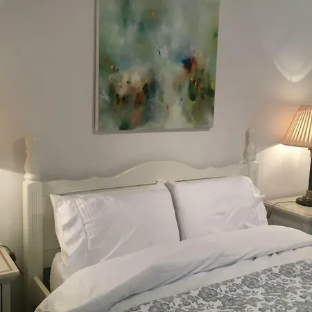 Beautiful 1br In Historic House Lejlighed St Aubin