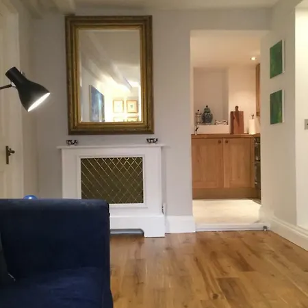 Beautiful 1br In Historic House Lejlighed