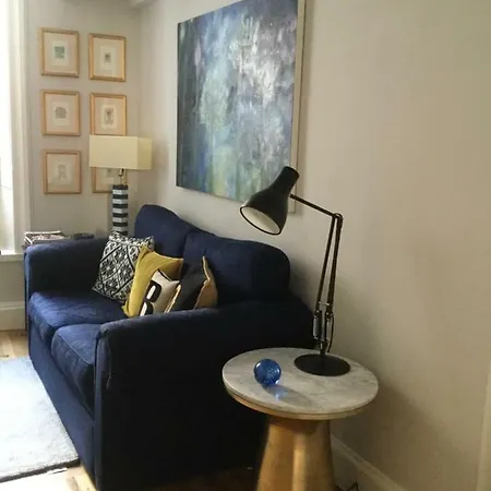 Beautiful 1br In Historic House Lejlighed St Aubin