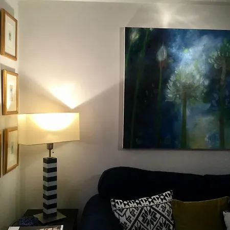 Beautiful 1br In Historic House