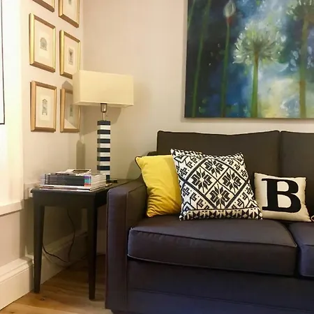 Beautiful 1br In Historic House Lejlighed