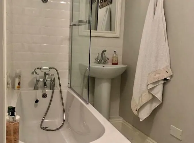 Beautiful 1br In Historic House