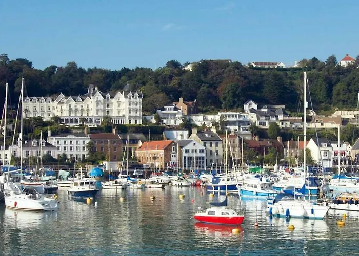 Beautiful 1br In Historic House Appartement St Aubin