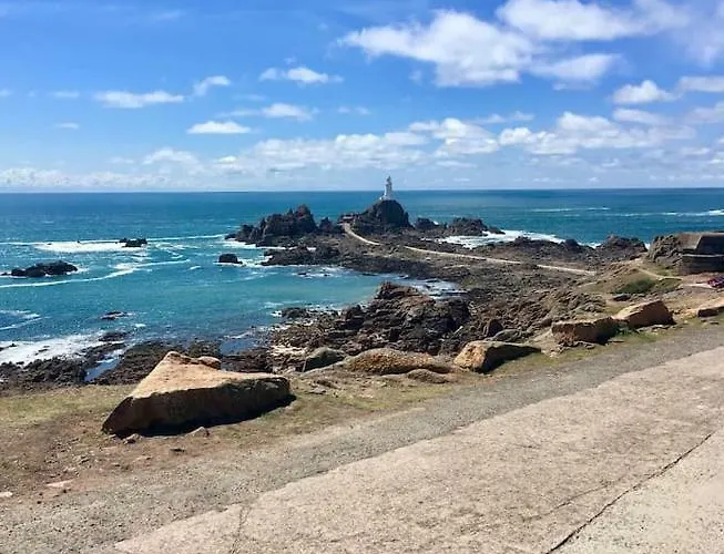 Beautiful 1br In Historic House Appartement St Aubin