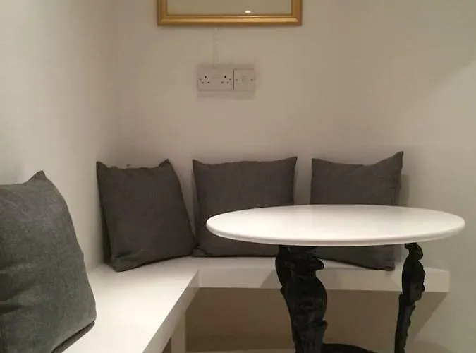 Beautiful 1br In Historic House Appartement *