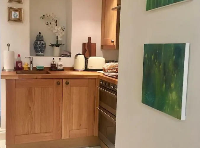 Beautiful 1br In Historic House Appartement