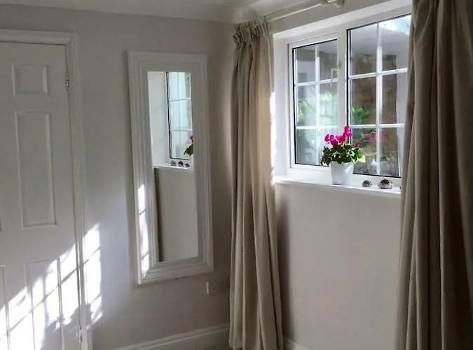 Beautiful 1br In Historic House Appartement St Aubin