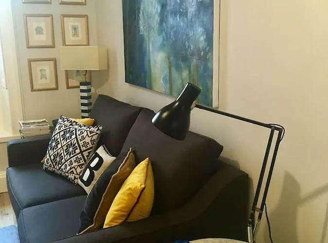 Beautiful 1br In Historic House Appartement