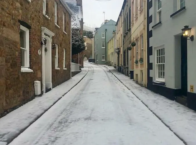 Beautiful 1br In Historic House Appartement