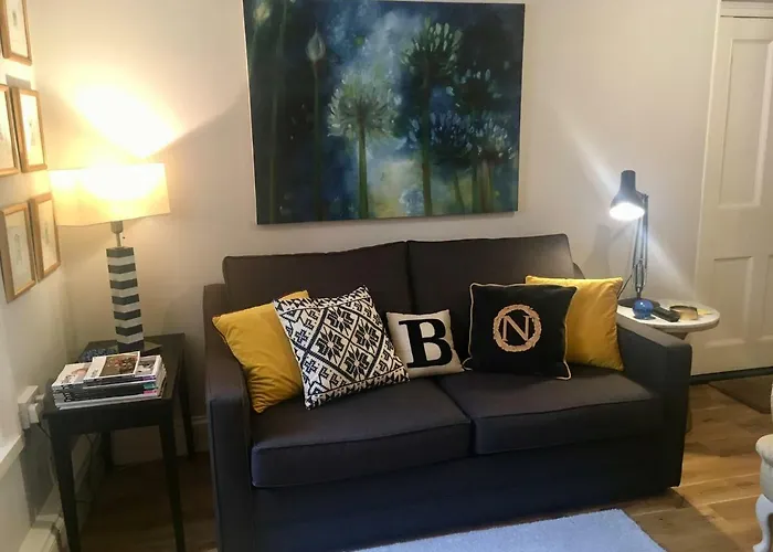 Beautiful 1br In Historic House *