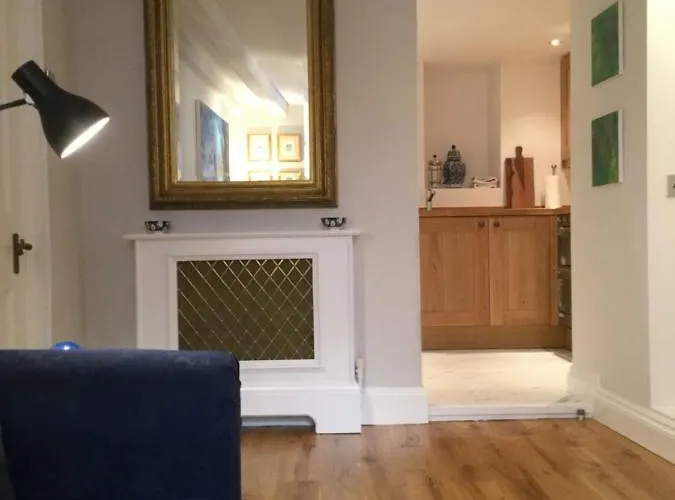 Beautiful 1br In Historic House Appartement