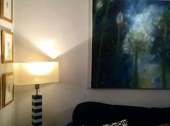 Beautiful 1br In Historic House