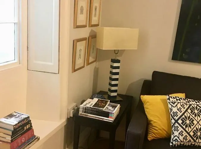 Beautiful 1br In Historic House * St Aubin