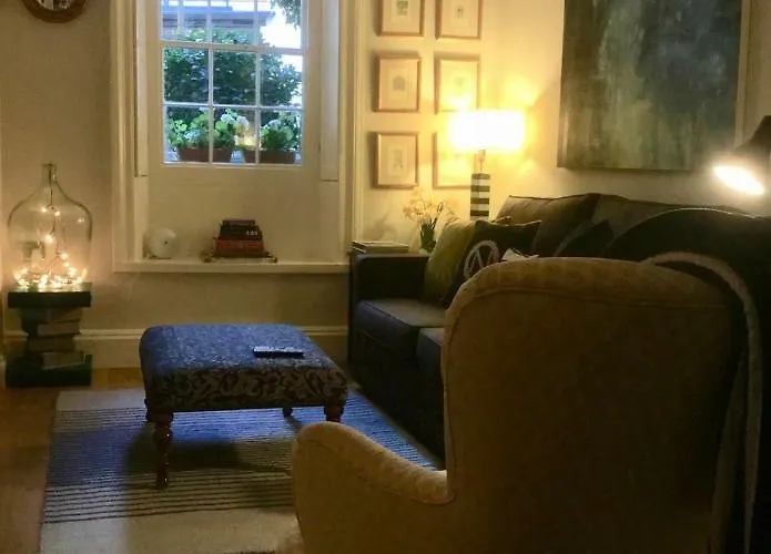 Beautiful 1br In Historic House