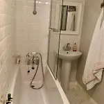 Beautiful 1br In Historic House