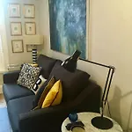 Beautiful 1br In Historic House Apartment