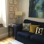 Beautiful 1br In Historic House