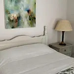 Beautiful 1br In Historic House Apartment
