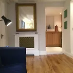 Beautiful 1br In Historic House Apartment