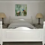 Beautiful 1br In Historic House Apartment St Aubin