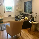 Apartment Beautiful 1br In Historic House *