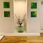 Beautiful 1br In Historic House * St Aubin