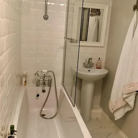 Beautiful 1br In Historic House
