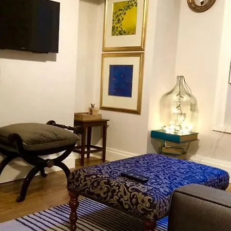 Beautiful 1br In Historic House * St Aubin