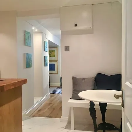Appartement Beautiful 1br In Historic House *