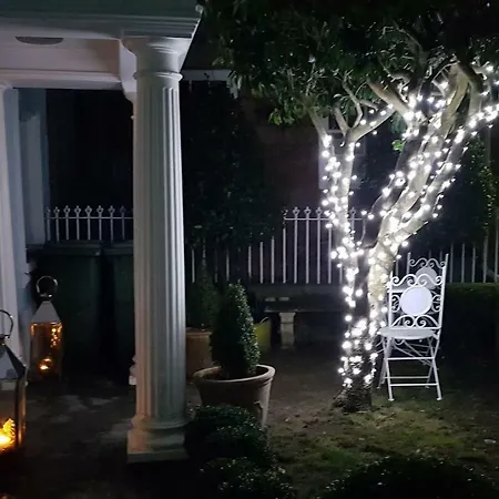 Beautiful 1br In Historic House Apartament