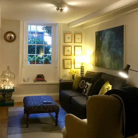 Beautiful 1br In Historic House Appartement *