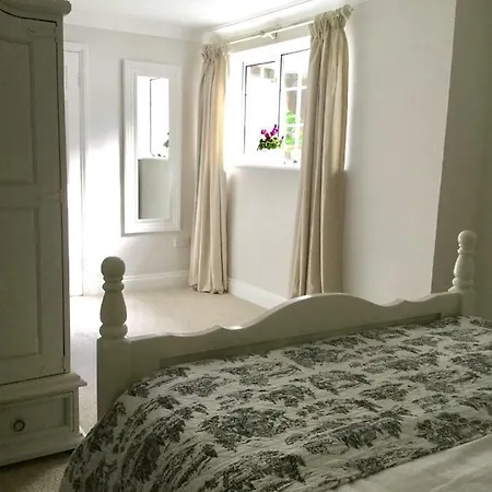 Beautiful 1br In Historic House Appartement St Aubin