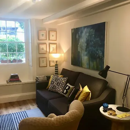 Beautiful 1br In Historic House Appartement St Aubin