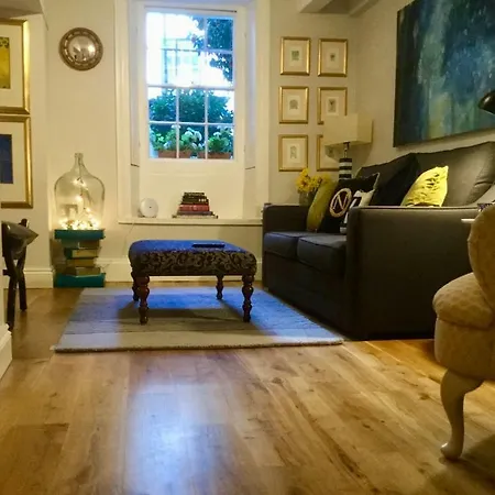 Beautiful 1br In Historic House * St Aubin