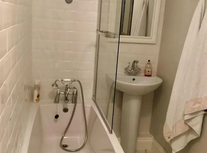 Beautiful 1br In Historic House