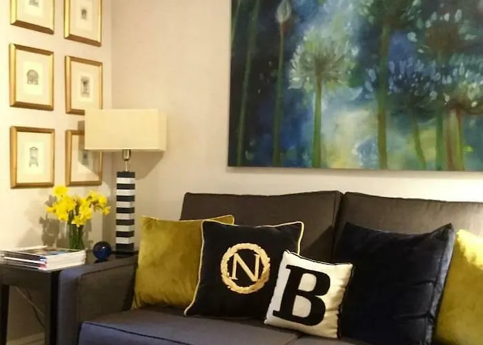 Beautiful 1br In Historic House Apartament